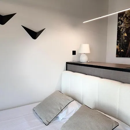 Sky Tower Piętro 26 *