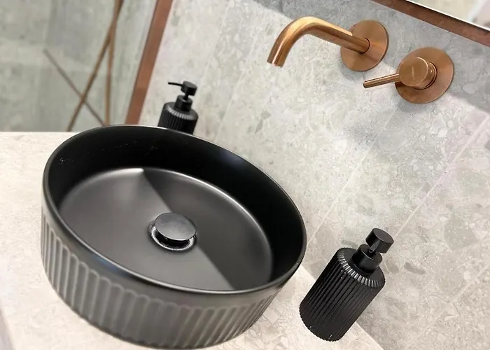 Sky Tower Piętro 26 *