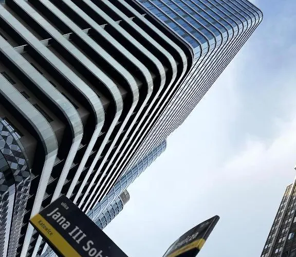 Sky Tower L Pietro 26 L Wanna Z Widokiem Na Apartman Katowice